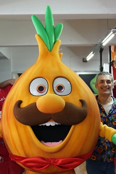 MACHO ONION